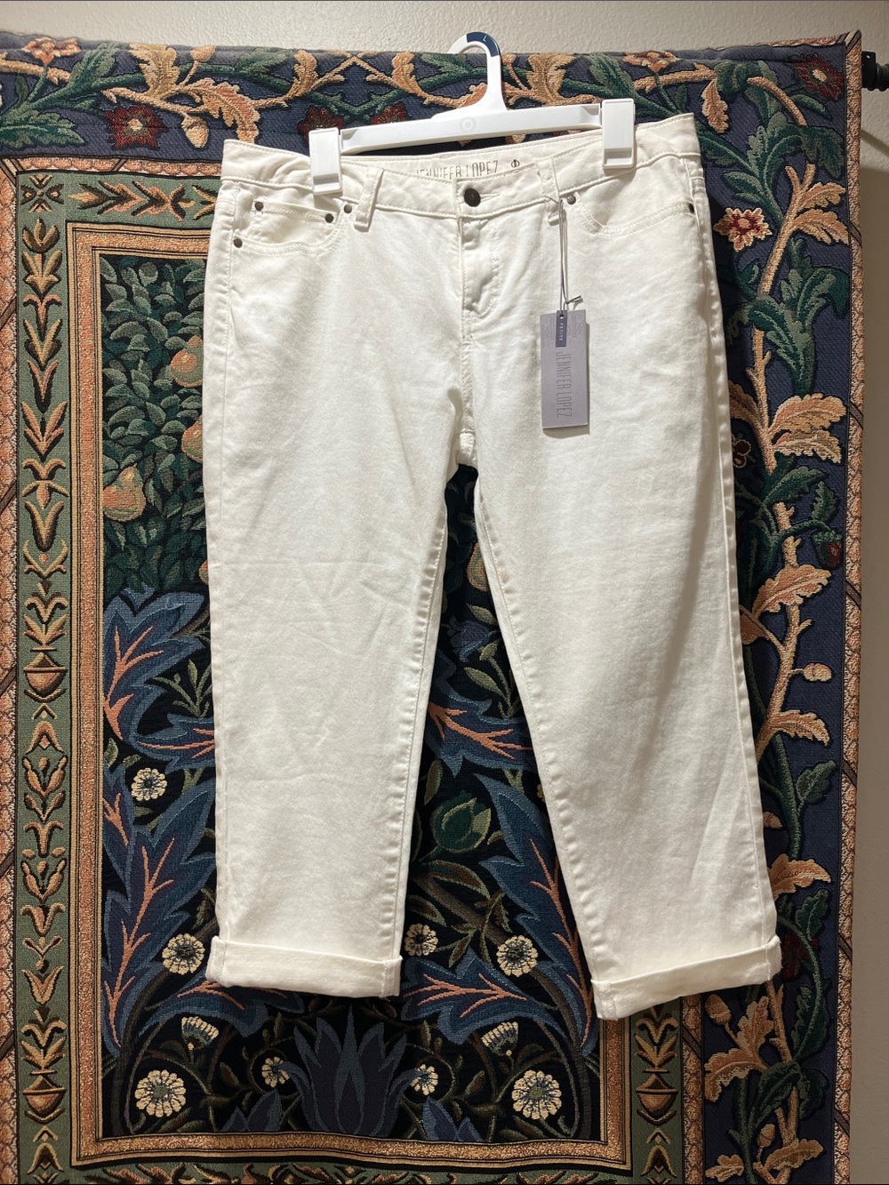 Jennifer Lopez White Capri Straight-Leg Jeans